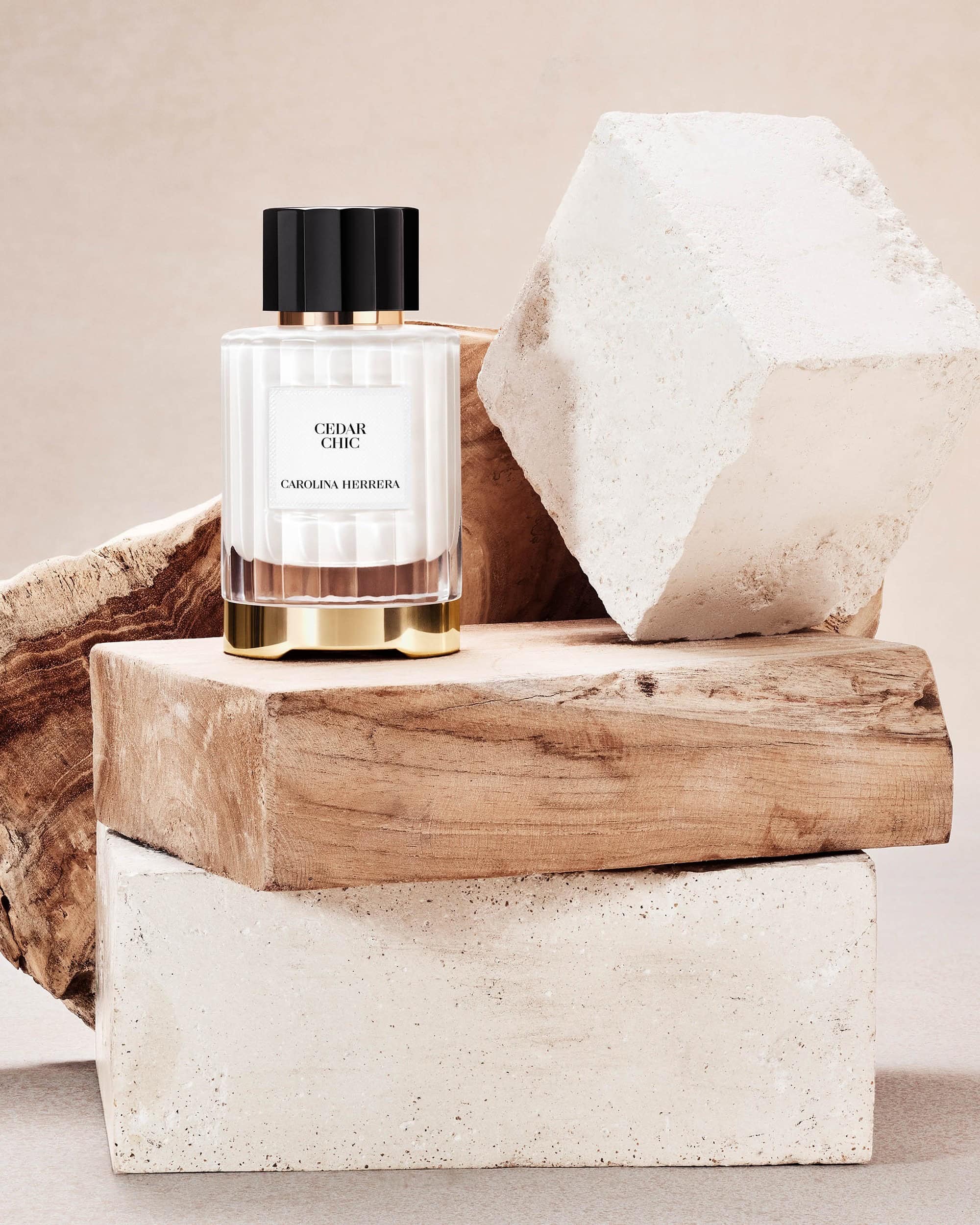 Cedar Chic by Carolina Herrera – Woody Floral Perfume Inspired by the Iconic White Shirt