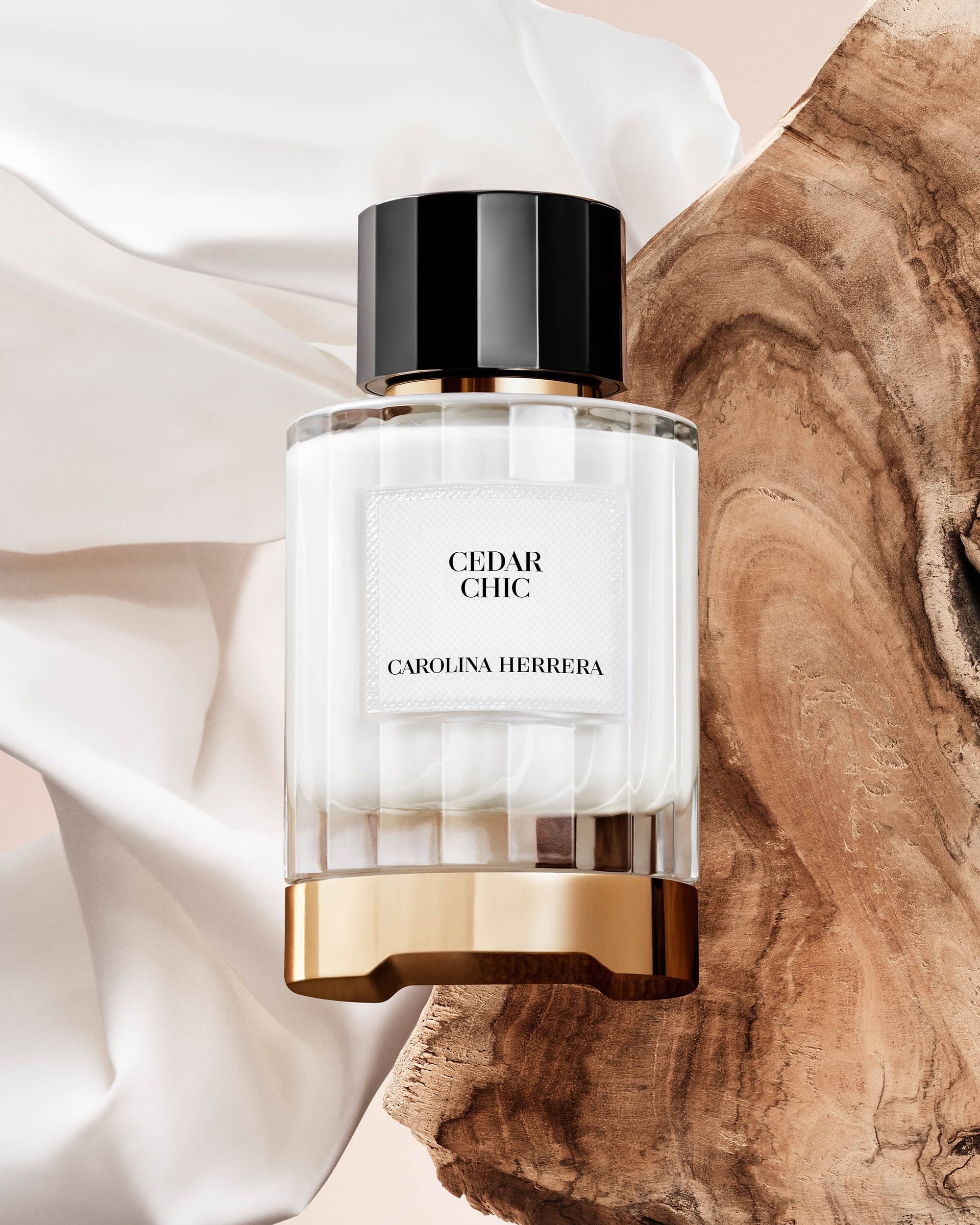 Cedar Chic by Carolina Herrera – Woody Floral Perfume Inspired by the Iconic White Shirt
