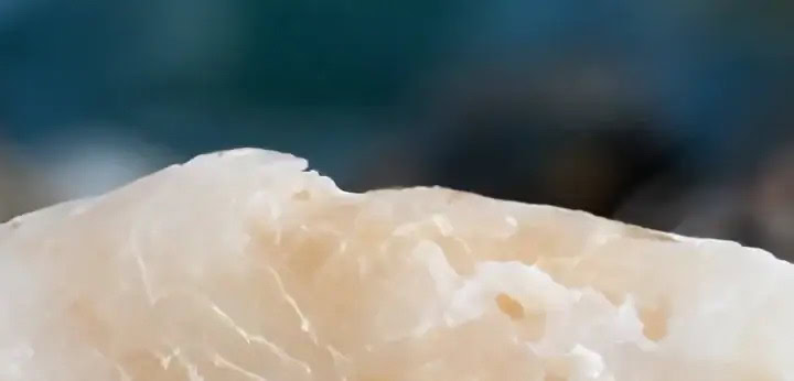 Ambergris note – mineral musky glow