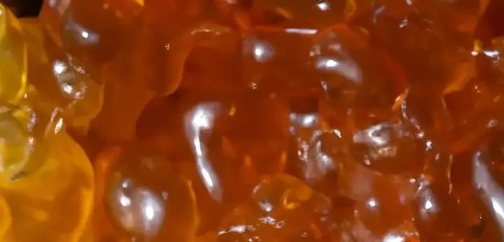 Benzoin note – warm resin base adding golden smoothness