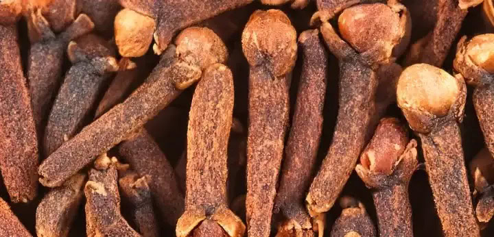 Cloves note – spicy warmth and depth