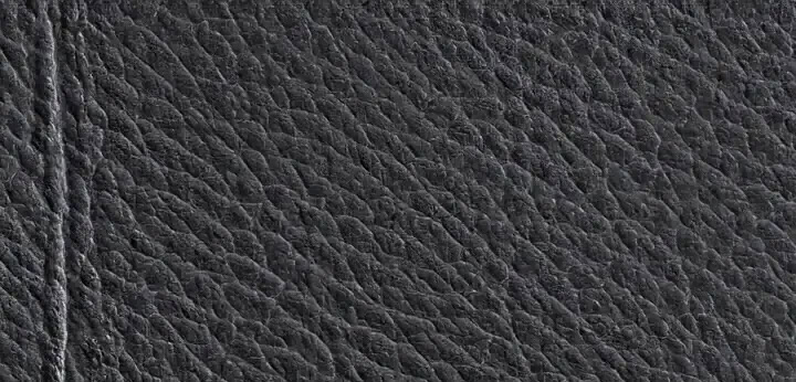 Leather note – deep elegant texture adding character and strength