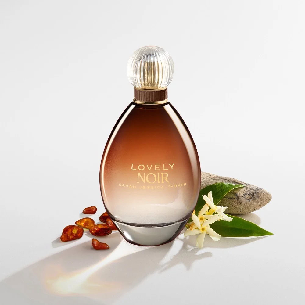 Sarah Jessica Parker Lovely Noir Eau de Parfum 2025 – floral woody fragrance for women