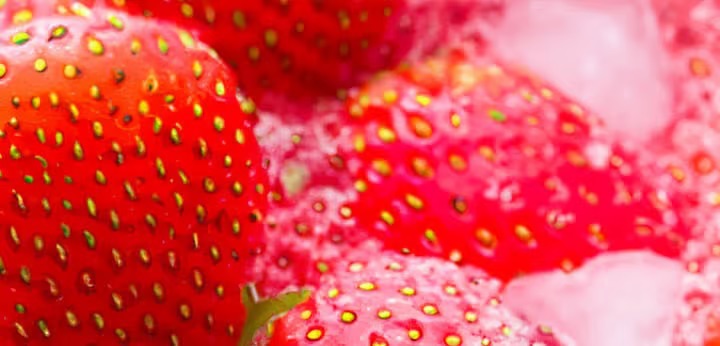 Strawberry note – fresh fruit nuance evoking summer brightness